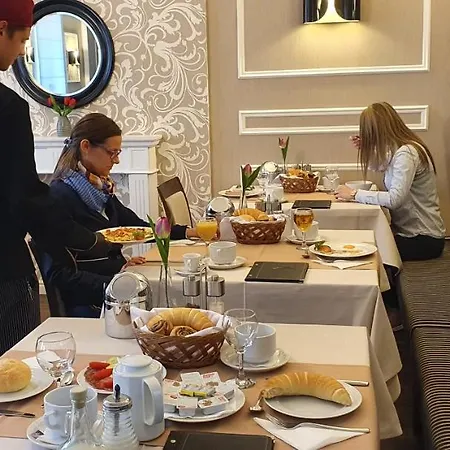 Piccolo Panzio Vendeglo Vinoteca Bed & Breakfast 4*