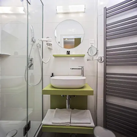 Piccolo Panzió Vendéglő Vinoteca 4* Zalaegerszeg