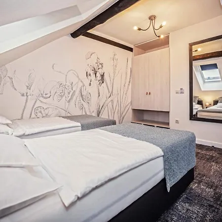 Piccolo Panzio Vendeglo Vinoteca Zalaegerszeg