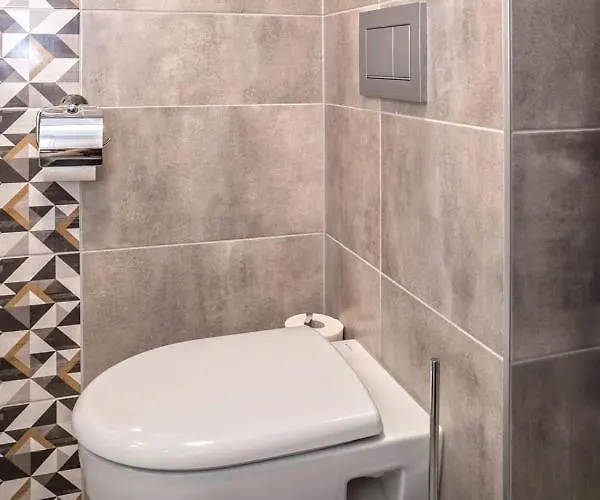 Piccolo Panzio Vendeglo Vinoteca