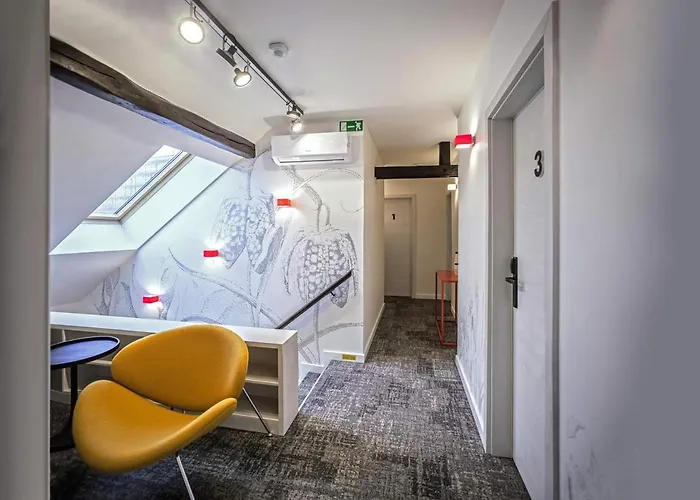 Piccolo Panzió Vendéglő Vinoteca Bed & Breakfast 4*